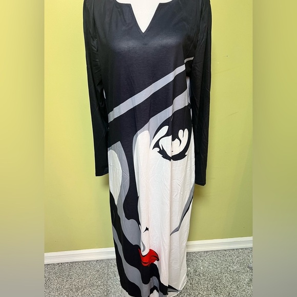 Notched Neck Figure Graphic Dress size XL12 - Picture 10 of 13
